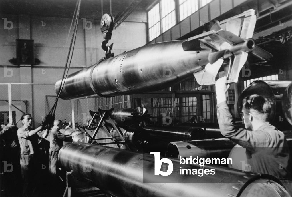 Torpedo production in Kiel, 1941 (b/w photo)