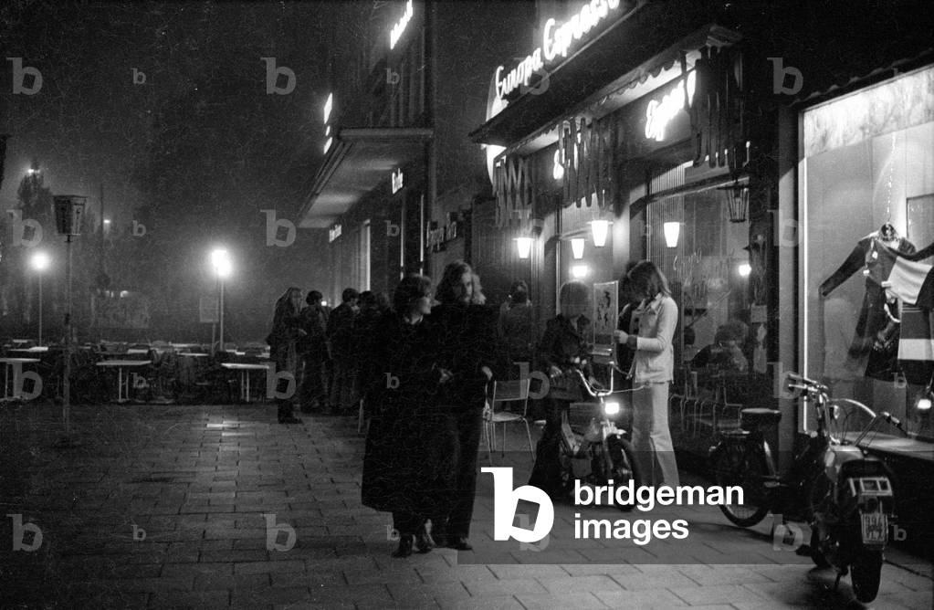 Nightlife in Schwabing, 1971 (b/w photo)