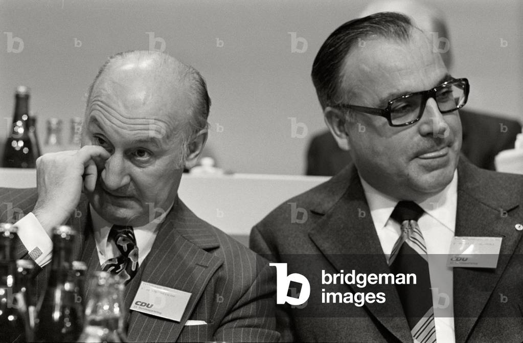 Hans Kratzer and Helmut Kohl at the CDU Party Congress in Hamburg in 1973. (b/w photo)