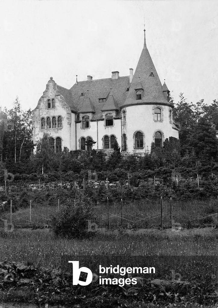 House of the poet Gerhart Hauptmann, 1912 (b/w photo)