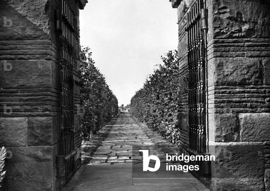 Commemoration of the battles at Langemarck (b/w photo)