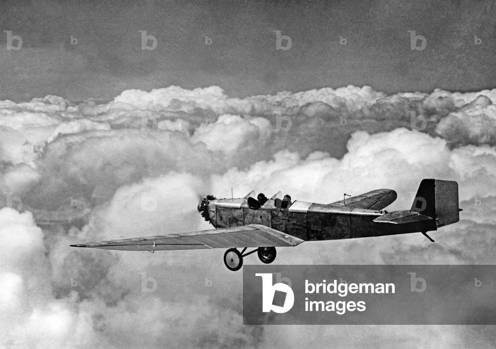 A Klemm L25A in flight, 1930 (b/w photo)