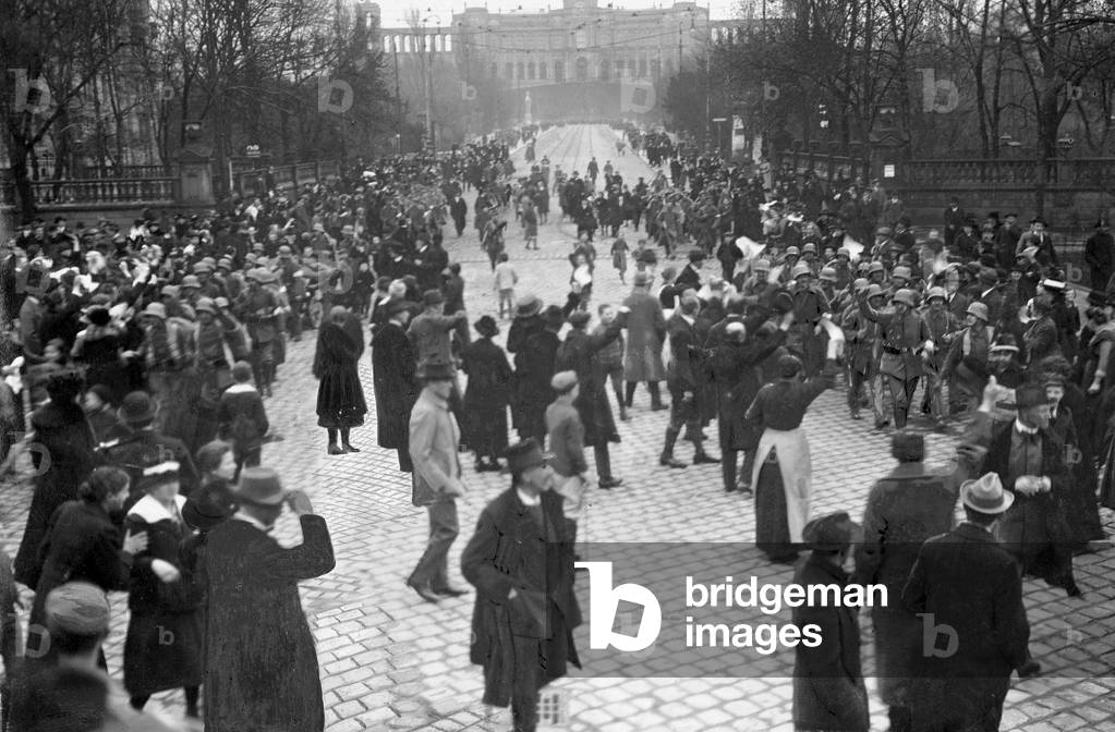 Entry of Volunteer Corps in Munich, 1919 (b/w photo)