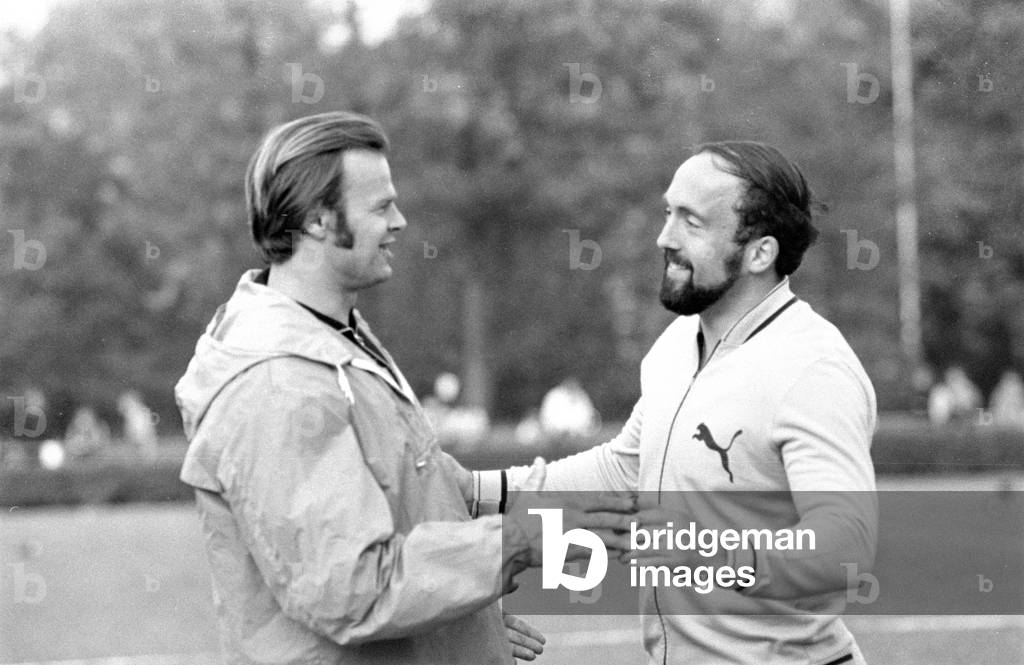 Klaus Wolfermann and Janis Lusis at the Mai-Sportfest in Burgkirchen, 1974 (b/w photo)