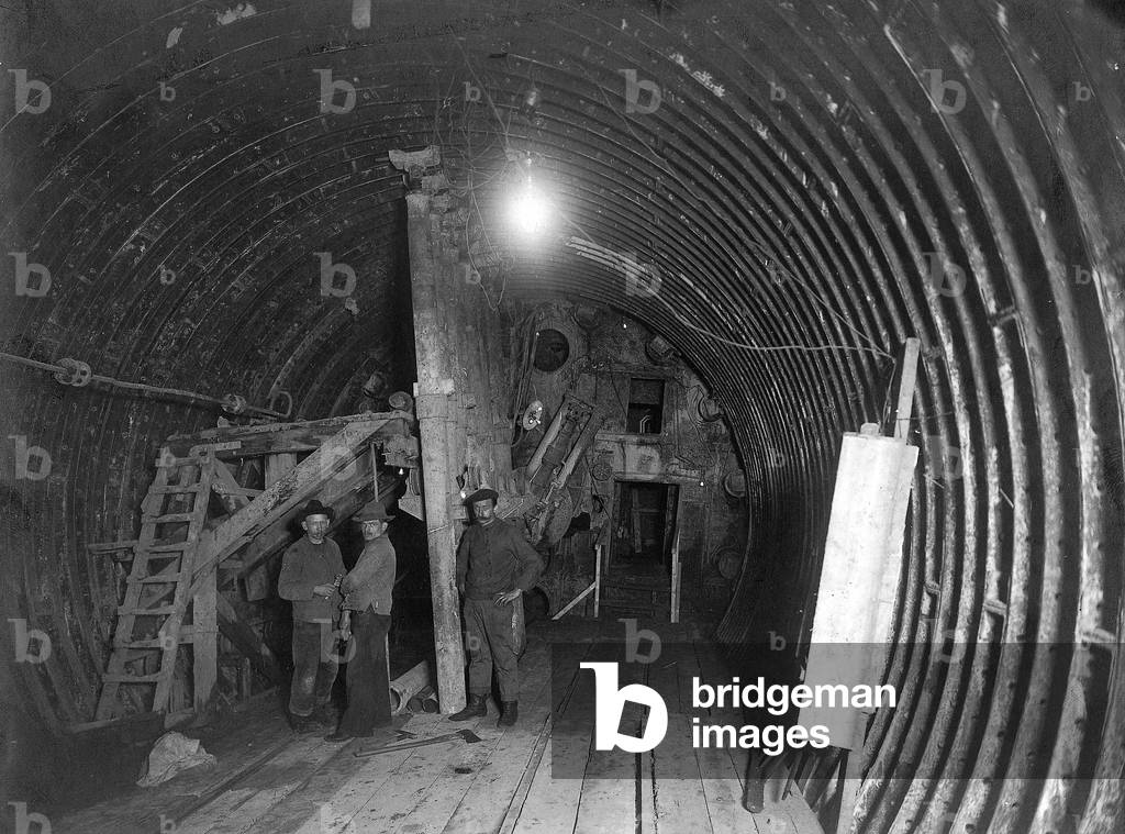 Tunnel under the Elbe, 1910 (b/w photo)