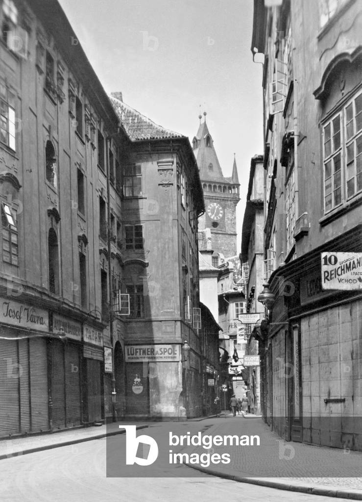 An alley in the Old City of Prague, 1940 (b/w photo)
