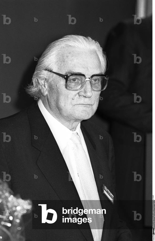 Konrad Zuse at the awards of the Philipp Morris Research Prize, June 1987 (b/w photo)