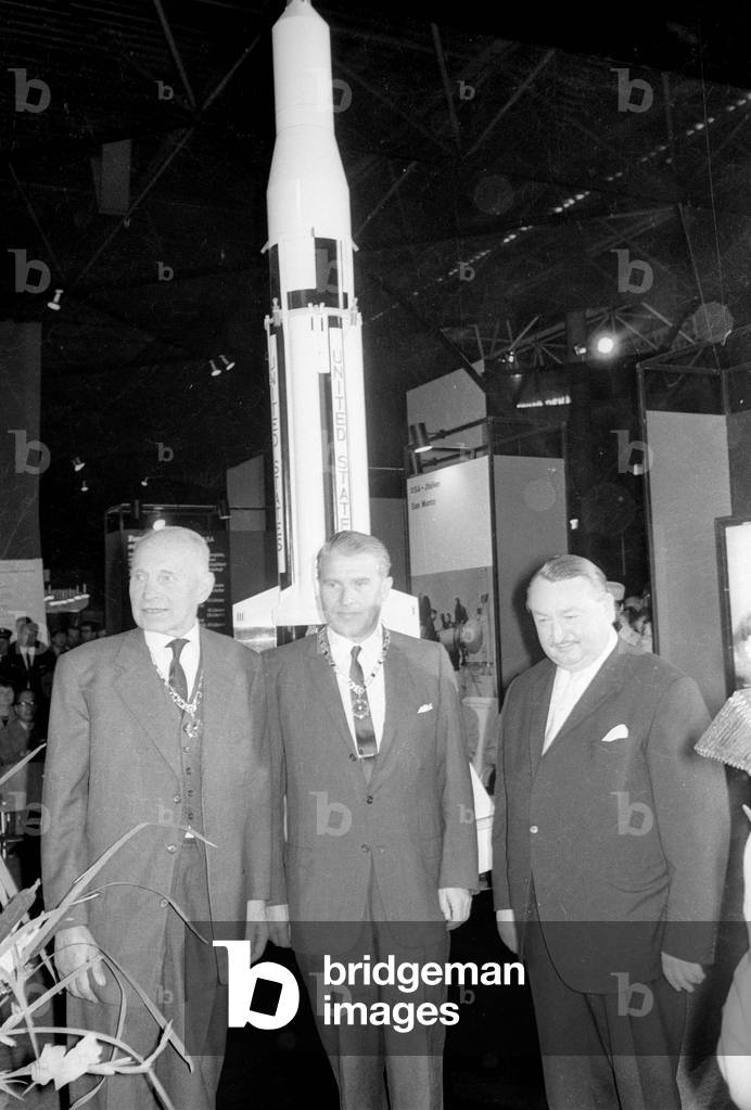 Wernher von Braun at the IVA, 1965 (b/w photo)