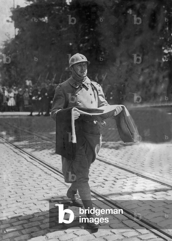 Withdrawal of the French troops from Mainz, 1930 (b/w photo)