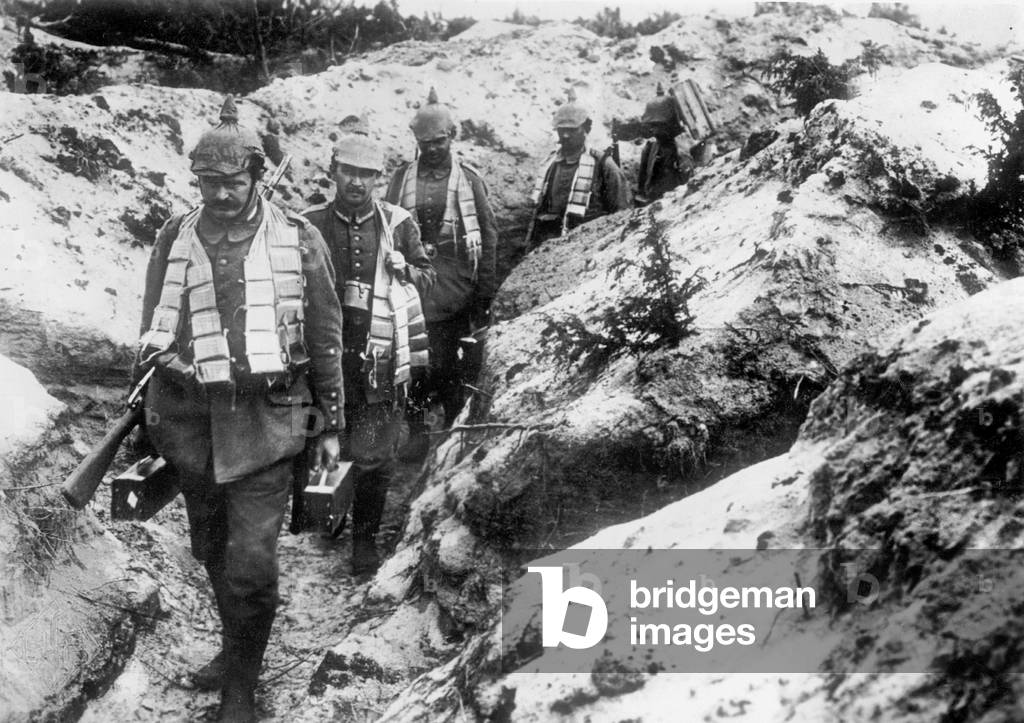 German soldiers in a trench, 1914 (b/w photo)