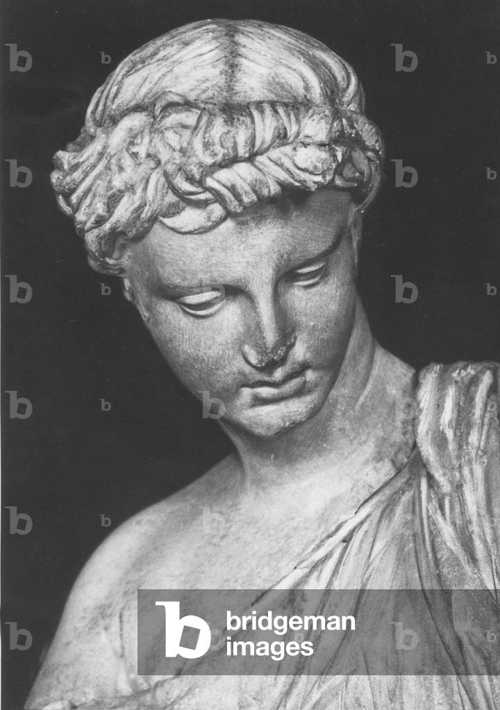 Greek statue 'The Girl of Anzio' (b/w photo)