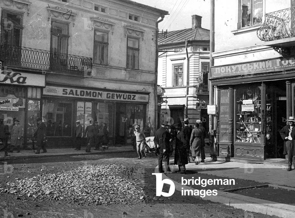 Town in eastern Galicia, 1935 (b/w photo)