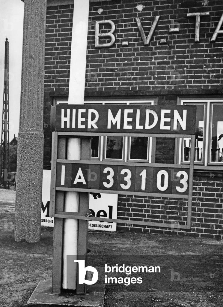 Registration office at the Elbbruecken, 1935