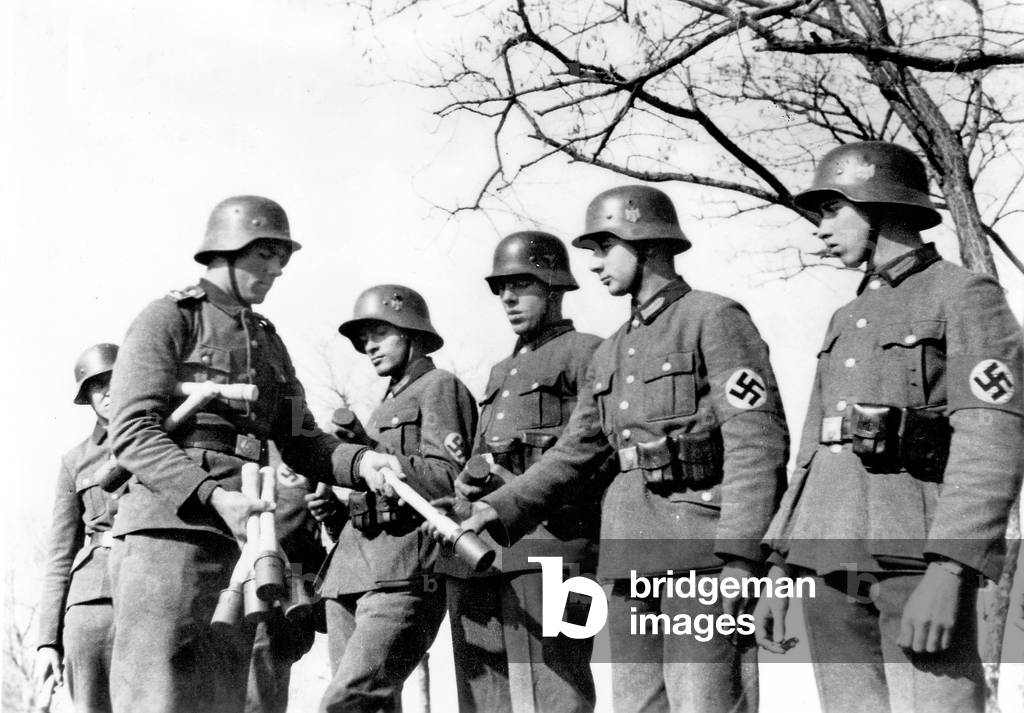 Training Reich Labor Service members how to use hand grenades, 1944 (b/w photo)
