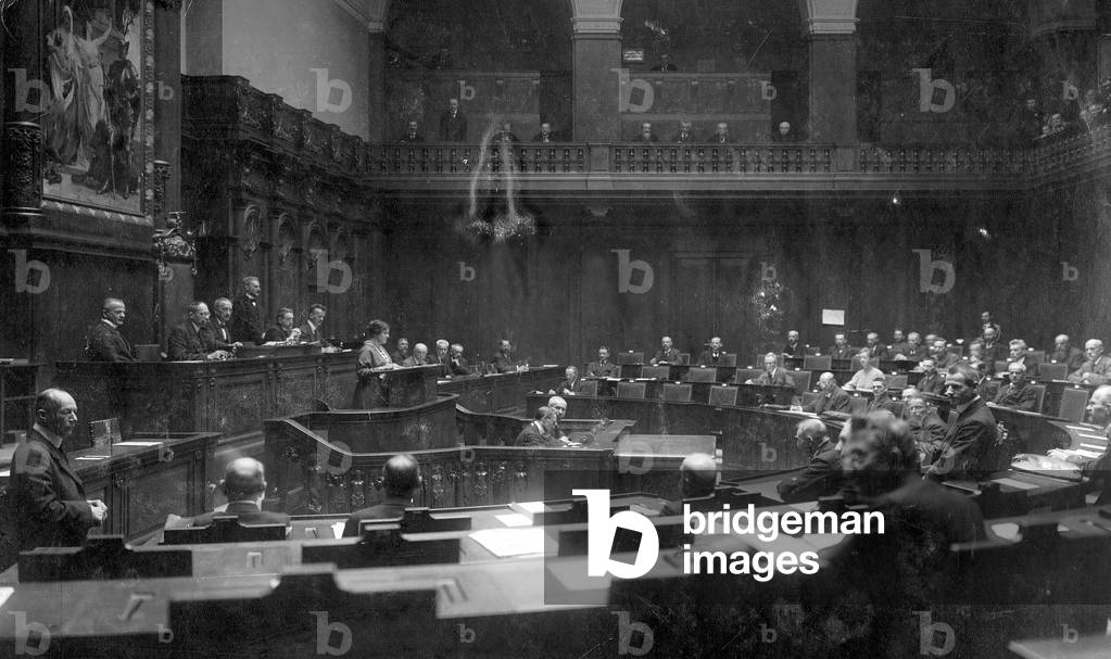 Session of the Saxon People's chamber, 1919 (b/w photo)