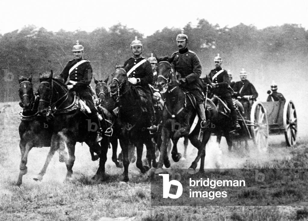 Artillery of the Imperial Army, 1916 (b/w photo)