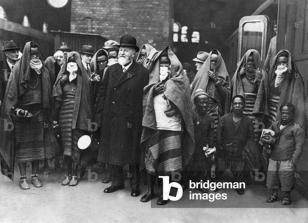 Ludwig Heck with Africans in Berlin, 1931 (b/w photo)