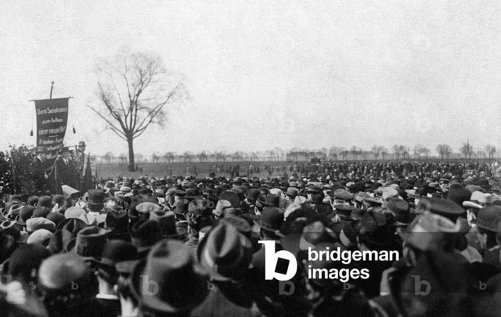 Social Democratic May Day celebration at Tempelhofer Feld, 1919