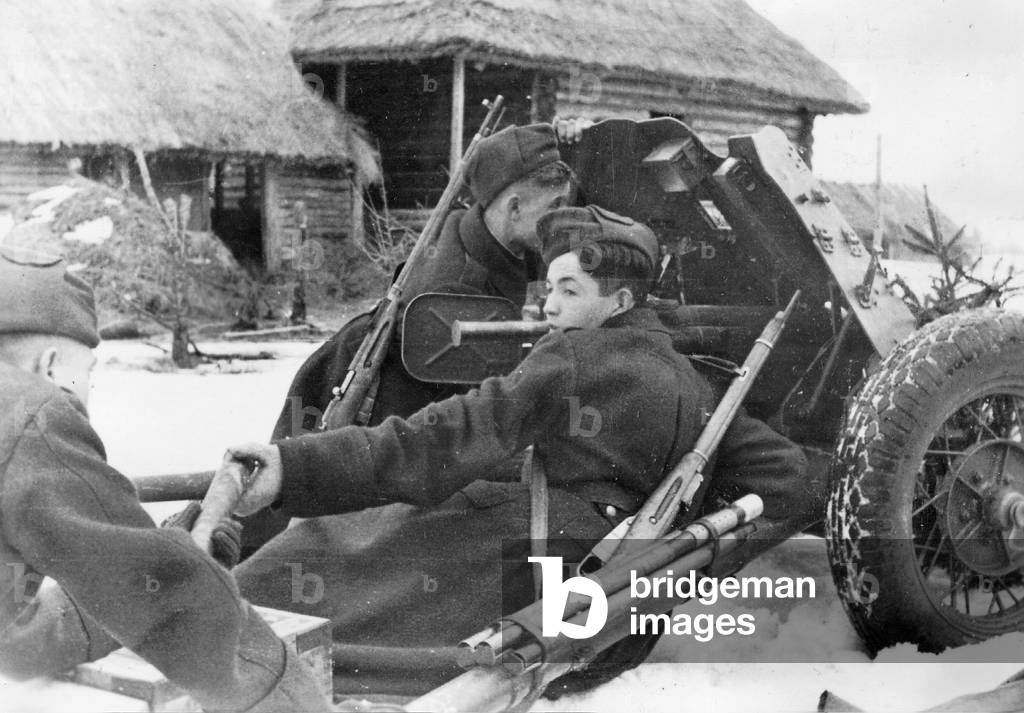 Russian volunteers of the Wehrmacht during the training on the Eastern Front, 1943 (b/w photo)