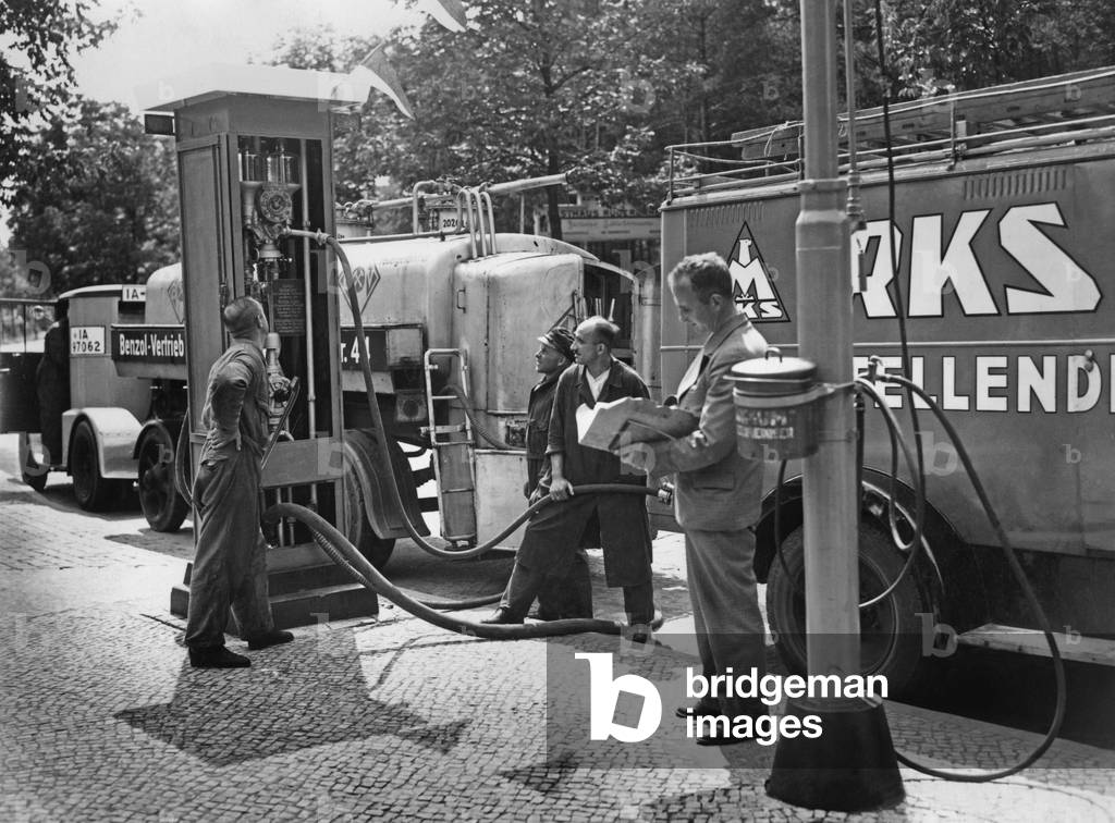 Gas station in Berlin-Wannsee, 1934