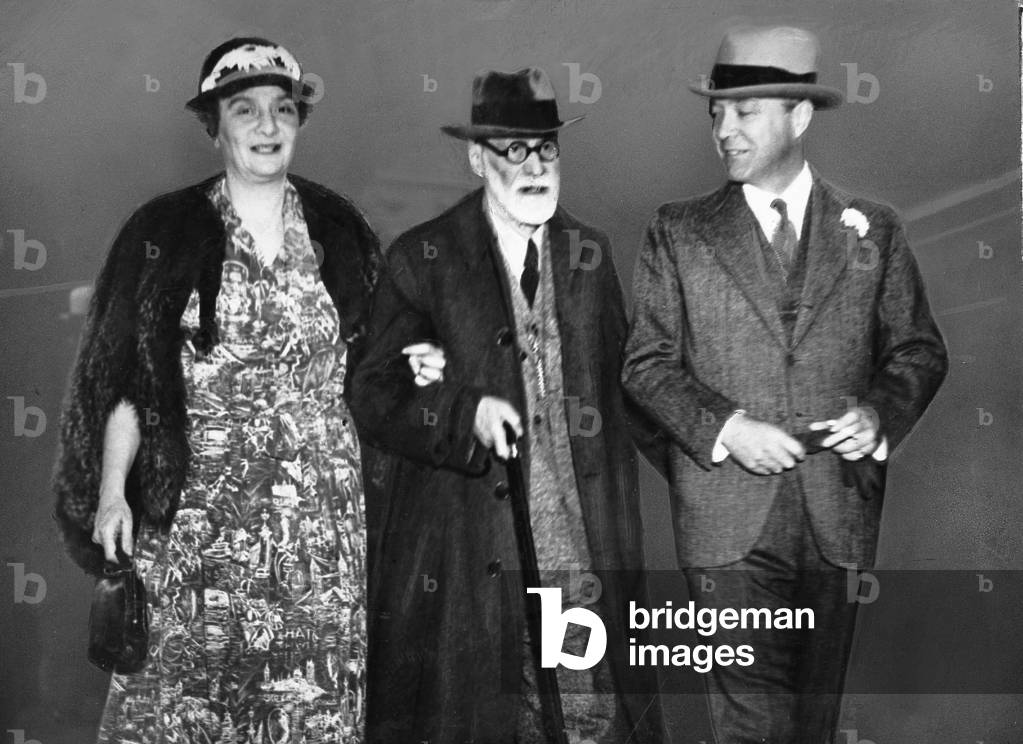 Sigmund Freud on his way to exile, 1938 (b/w photo)