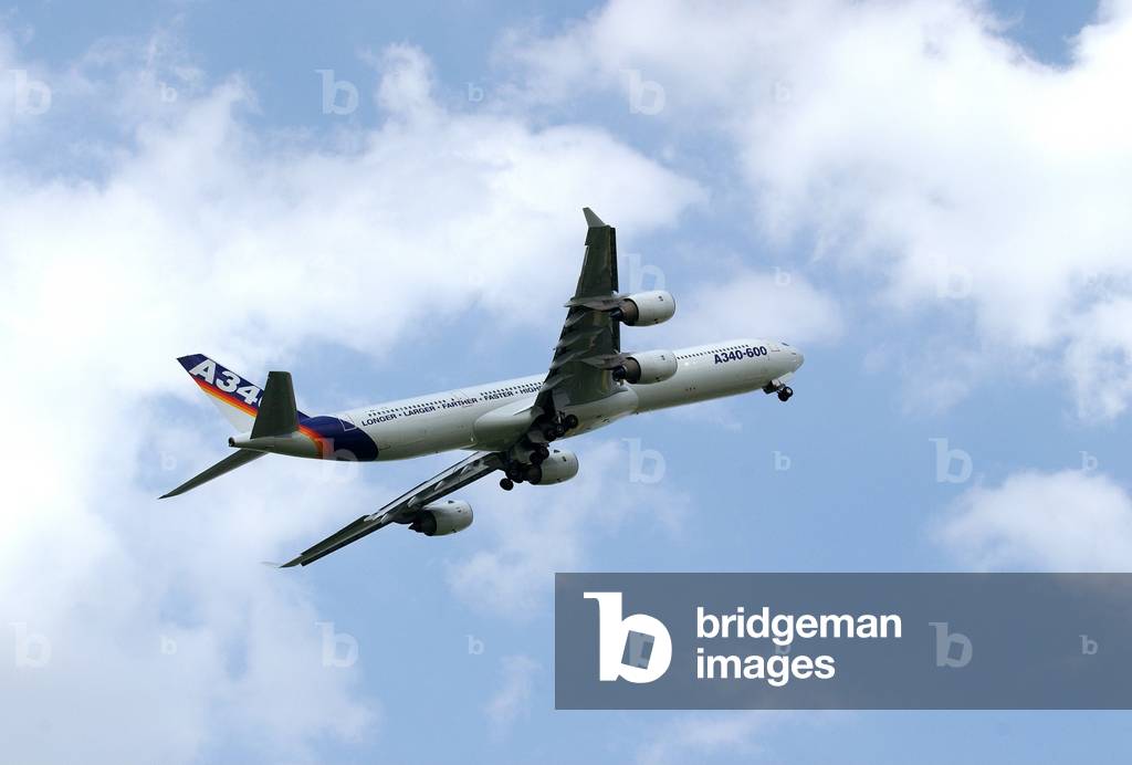 Airbus A340-600 in flight, 2002 (photo)