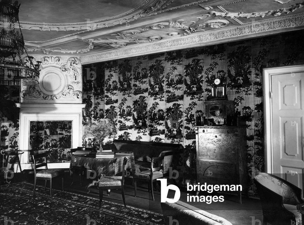 Middle parlor of Schoenhausen Palace in the Altmark, 1933