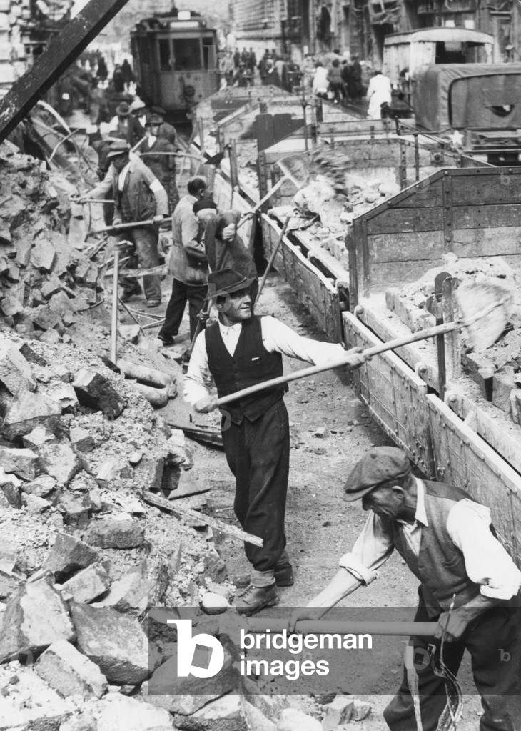 Rubble clearance, 1945