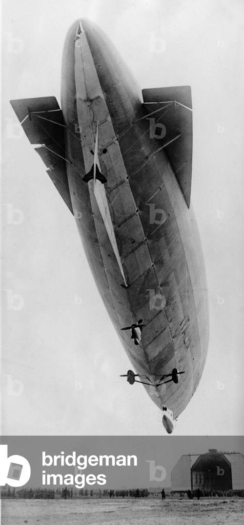 The airship 'Italia', 1928 (b/w photo)