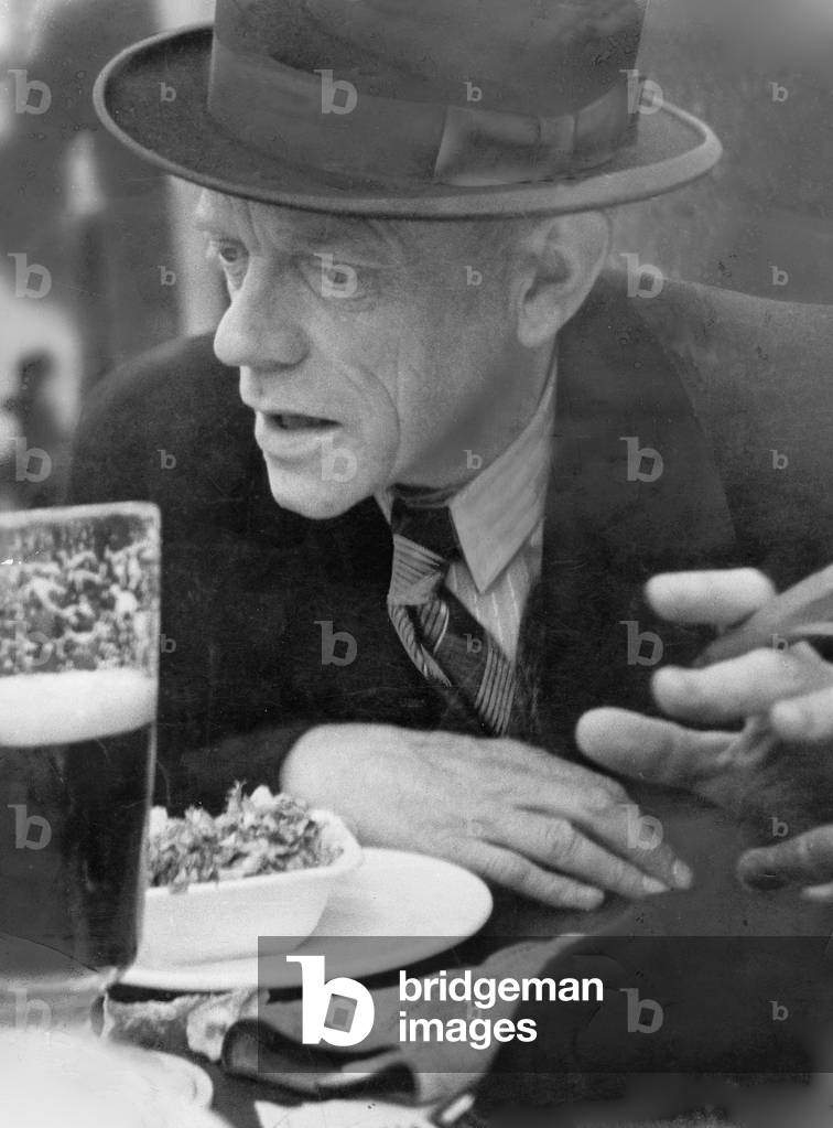 Karl Valentin (b/w photo)