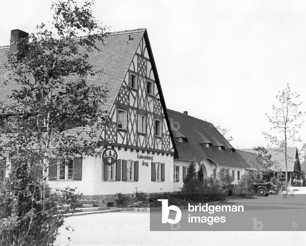 Village inn in Tannenberg, 1939 (b/w photo)