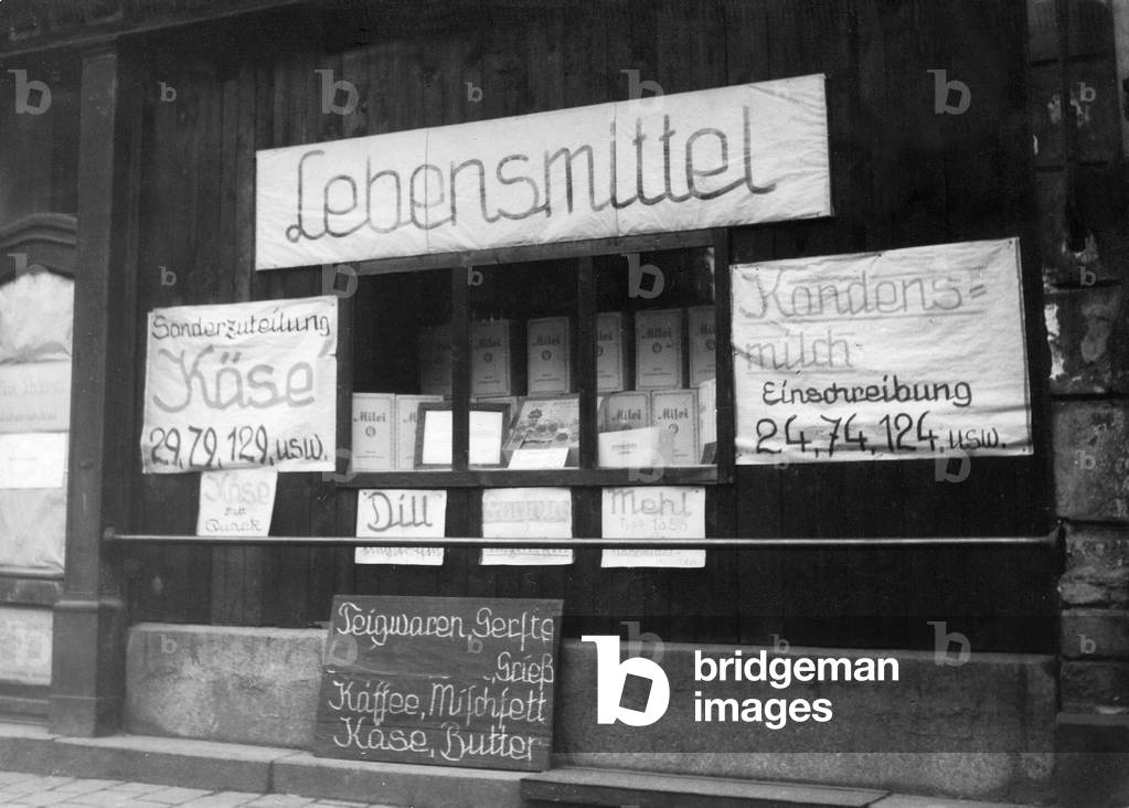 Food supply in Germany during the Second World War (b/w photo)