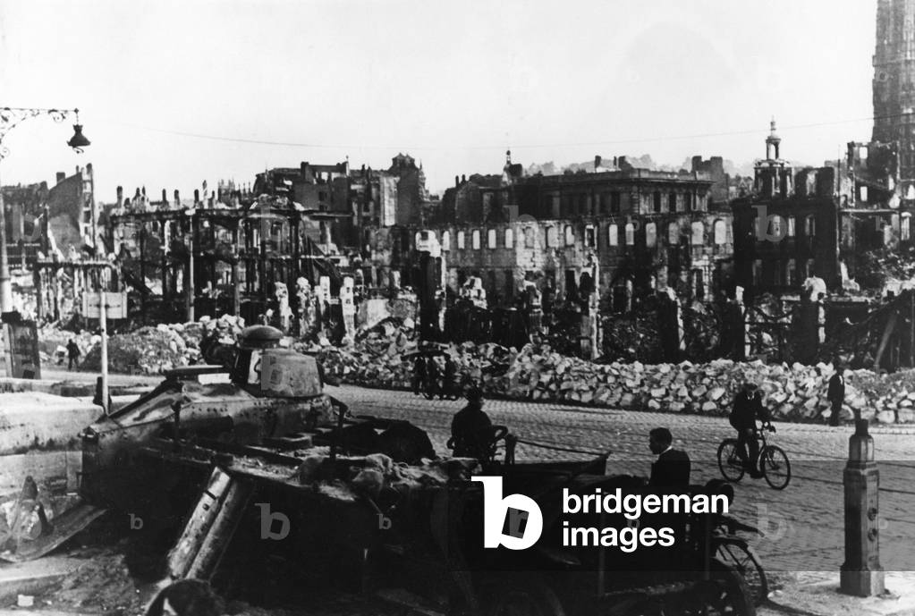 Rouen, 1940 (b/w photo)