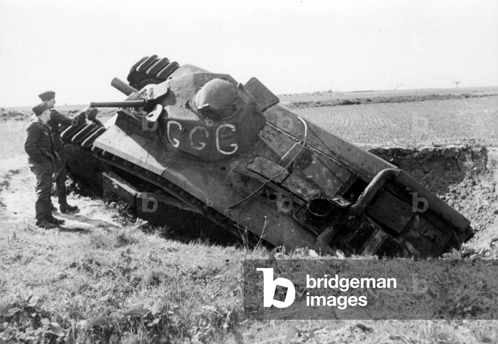 French tank, 1941 (b/w photo)