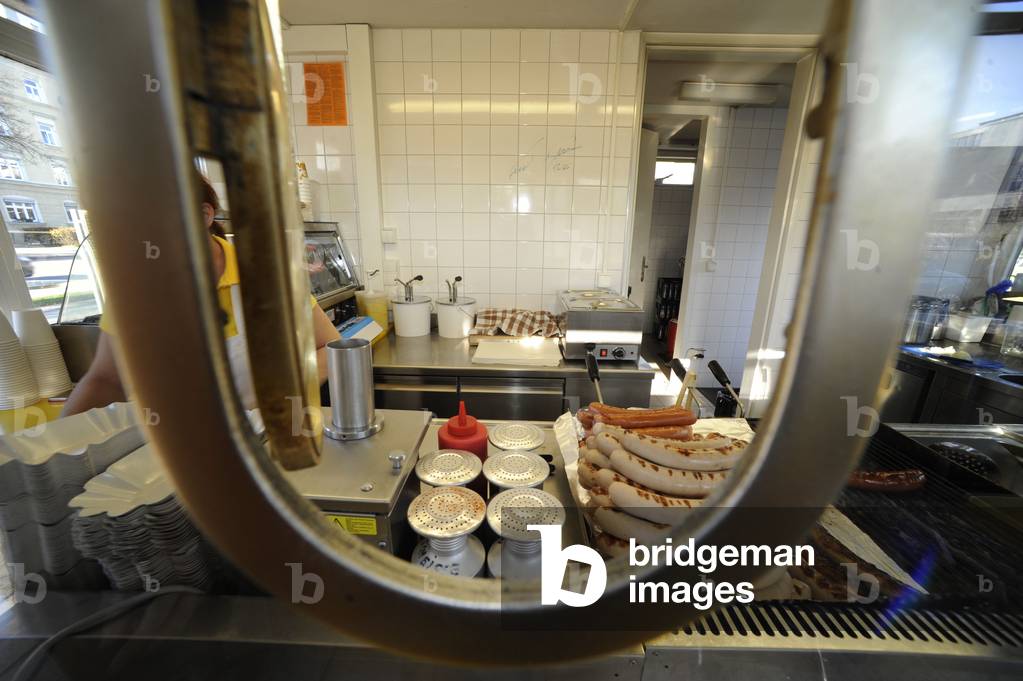 Currywurstbude 'Curry 73' by top chef Holger Stromberg in the former gatehouse of the abandoned Infineon premises, Balanstrasse 73, Munich, Germany, 2009 (photo)