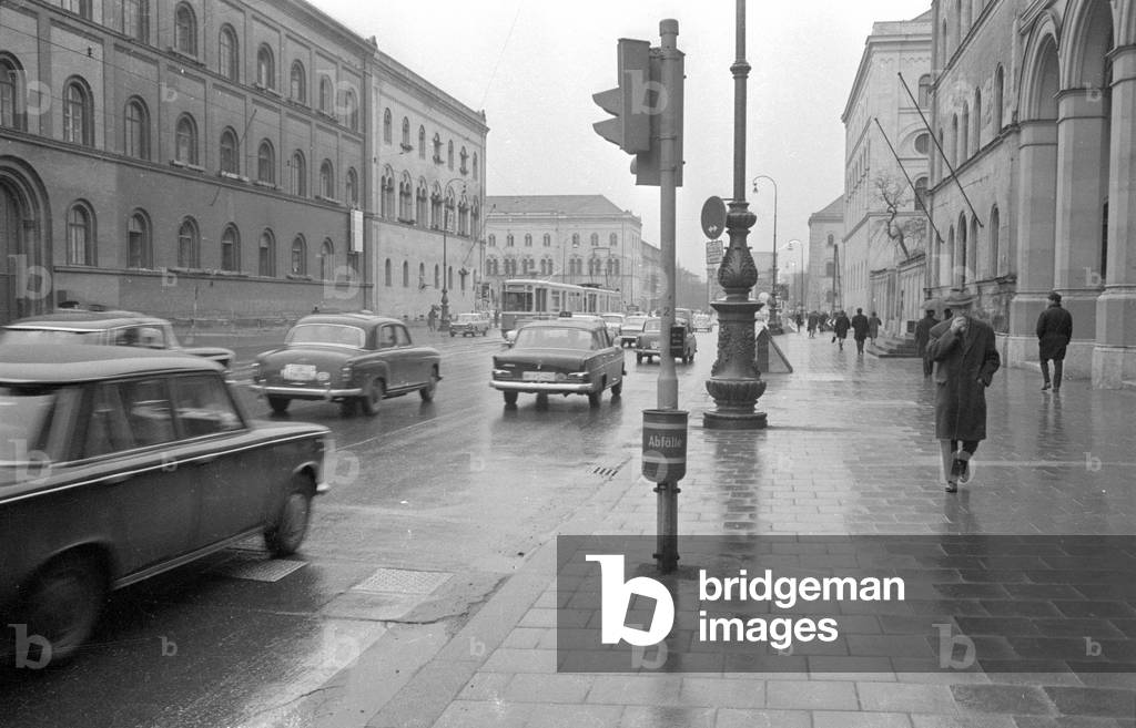 The district of Maxvorstadt in Munich, 1965 (b/w photo)