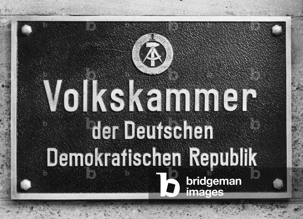 Sign at the Volkskammer, 1957 (b/w photo)