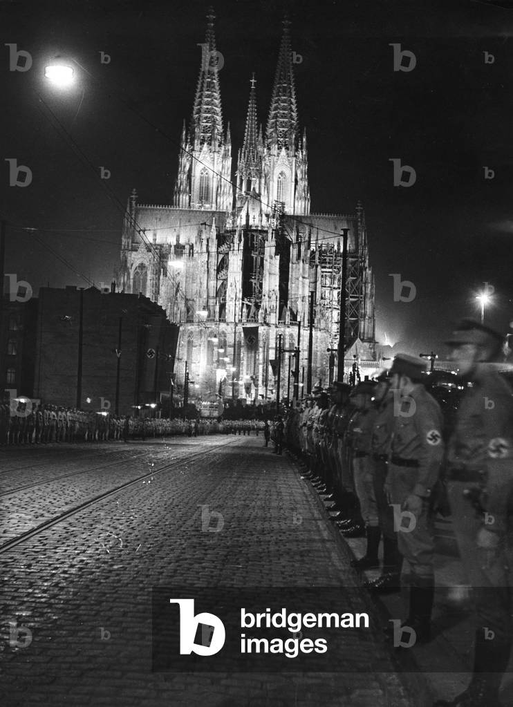 SA march in front of the Cologne Cathedral, 1936