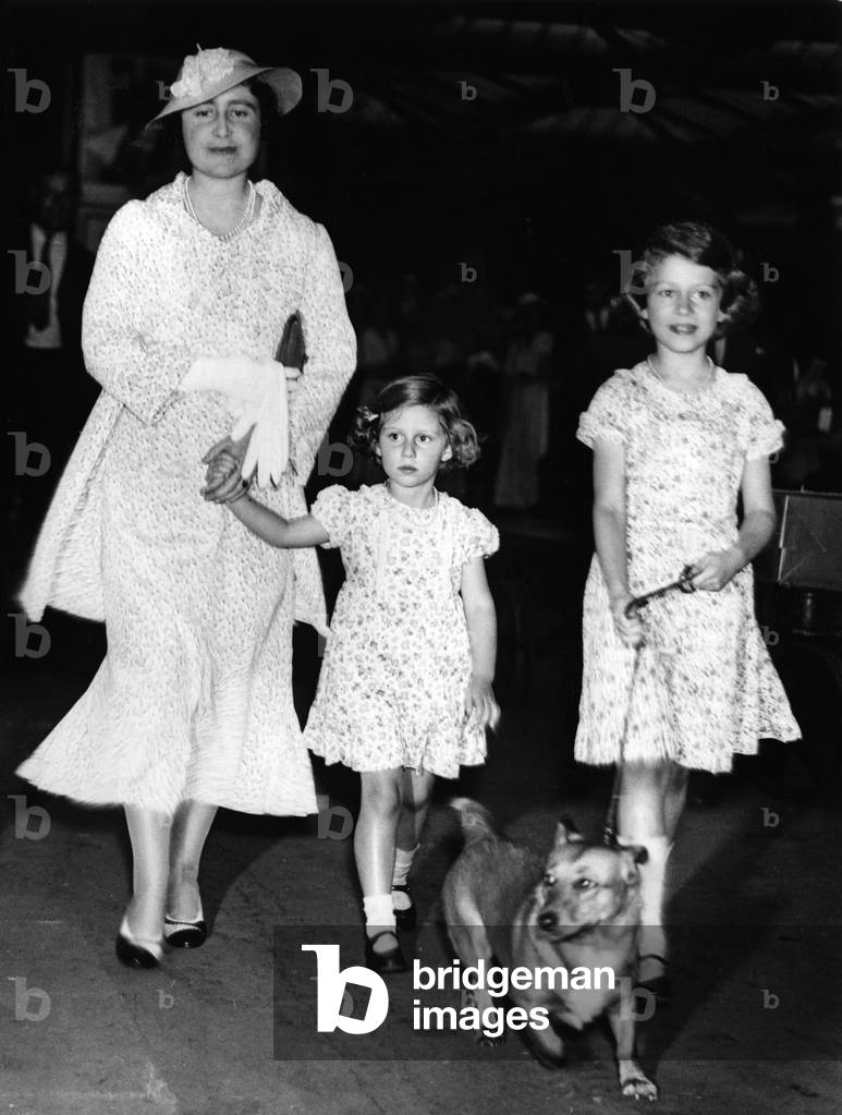 Elizabeth II, Queen of the United Kingdom (b/w photo)