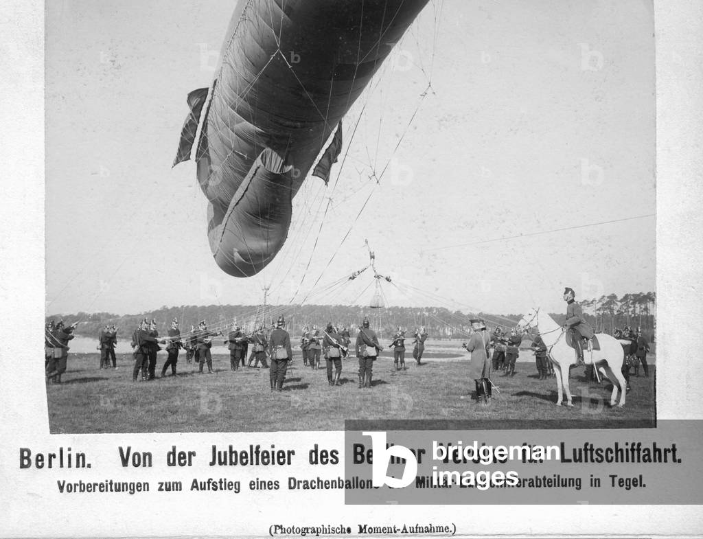 Festival of the Berliner Verein fuer Luftschifffahrt (Berlin Airship Association), 1906 (b/w photo)