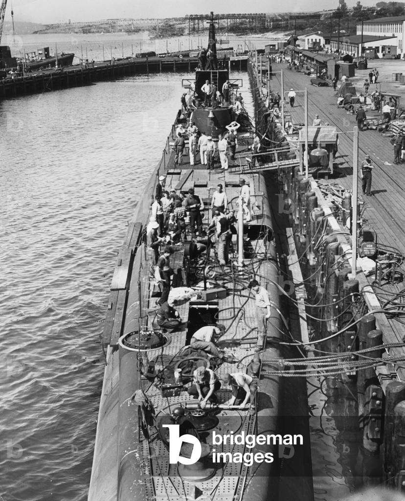 USS Flier american submarine lauched in 1943, sunk by a submarine mine in 1944