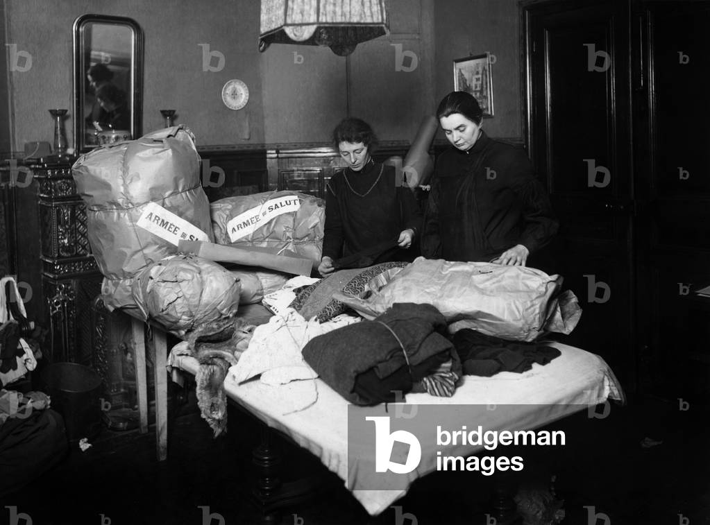 The Salvation Army in paris : the Peyrot warrant officer, 20's