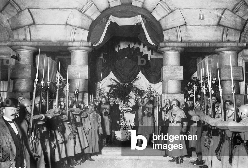 the coffin of the Unknown Soldier before honours ceremony in Pantheon on november 11, 1920. The unknown soldier is a French soldier dead during 1st world war. His body was chosen amoung 8 coffins not identified. After this ceremony, the soldier will be buried under Arc de Triomphe