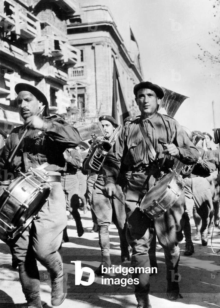 Falangist group march francoist francoism during Spanish civil war in October 1936