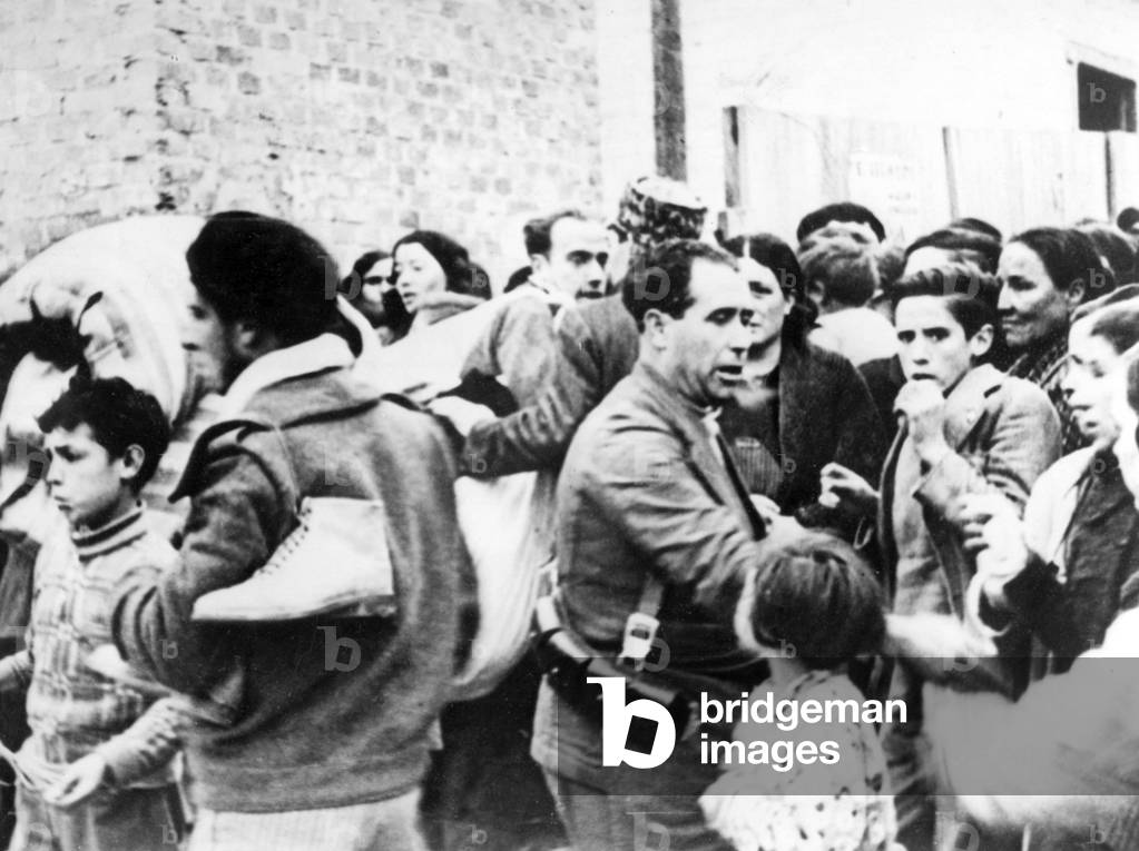People during bombings of Madrid November 1936 during Spanish War