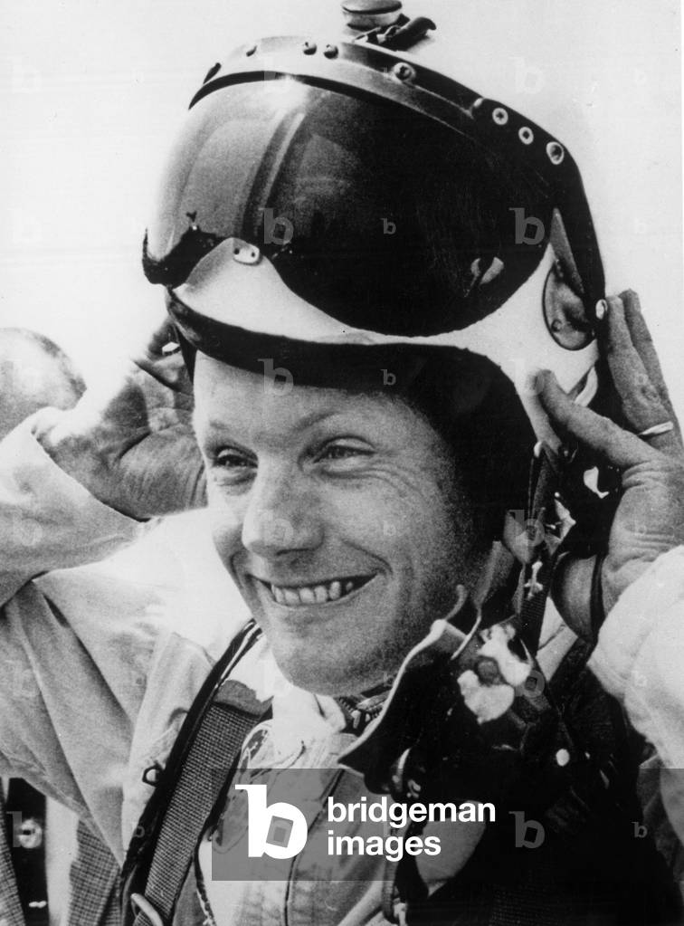 American astronaut Neil armstrong after completing a series of flights in a lunar landing training vehicle in Texas, 1969