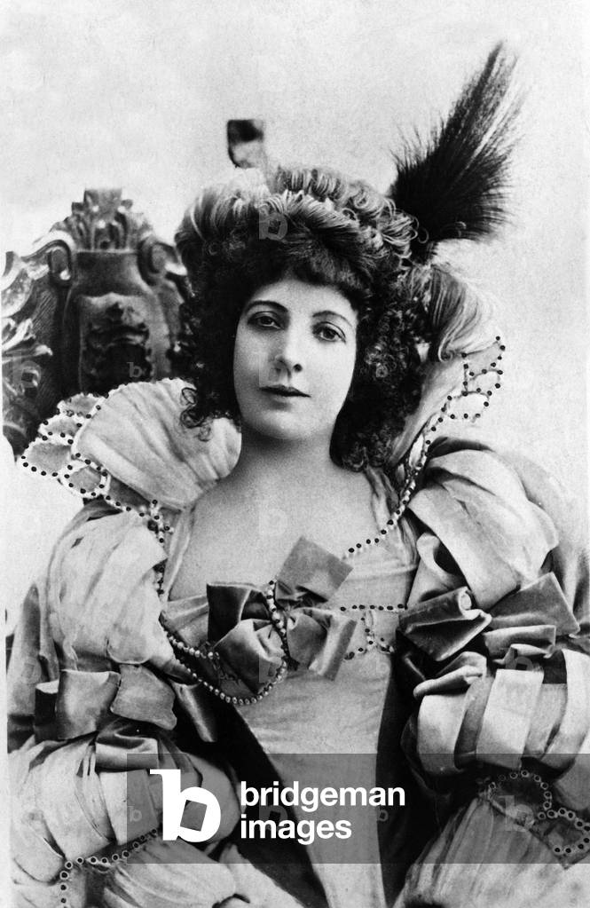 actress Maria Legault in the late 19th century, photo studio Reutlinger