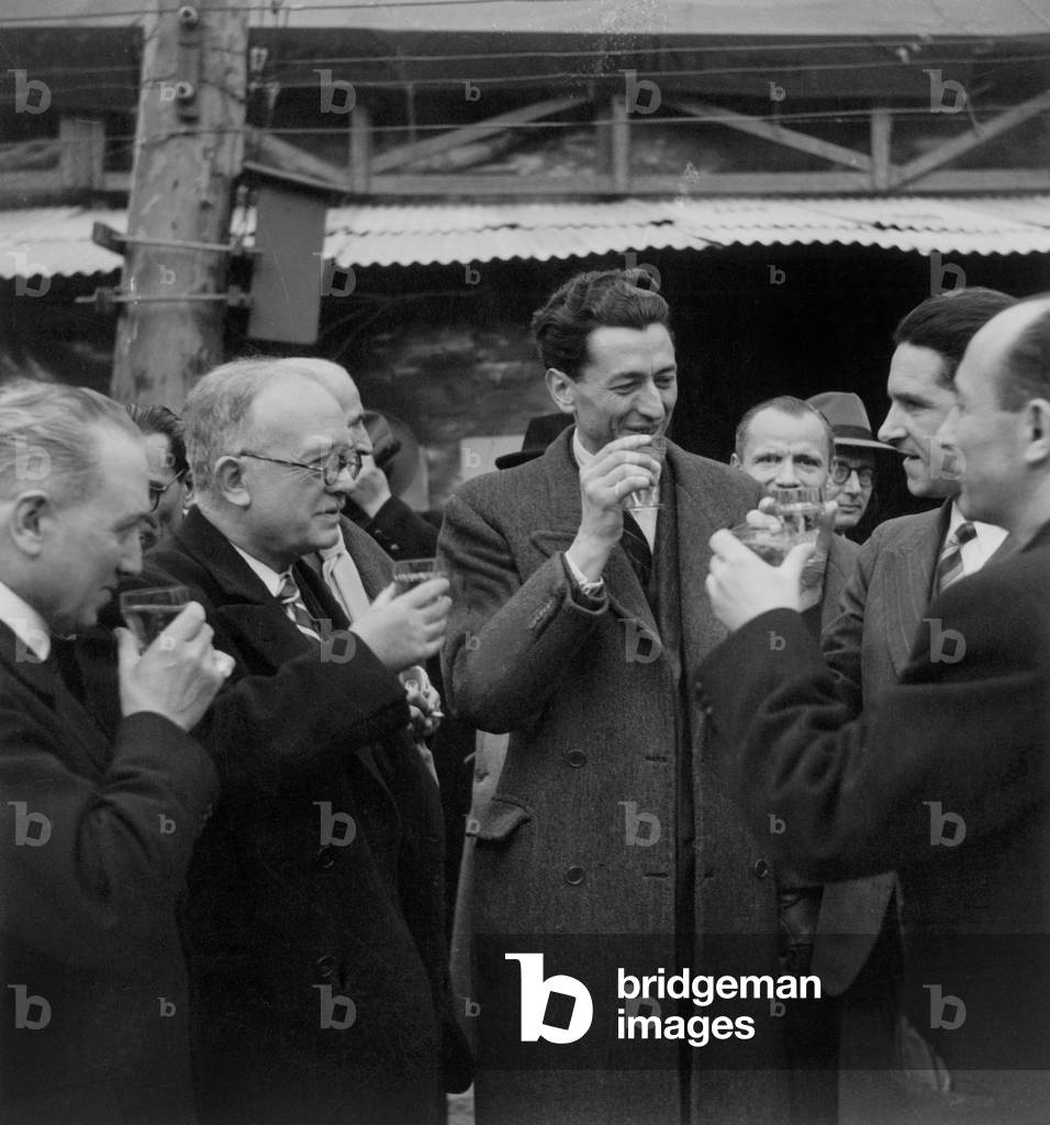 Pierre Bertrand and Vincent Auriol in toulouse in 1946