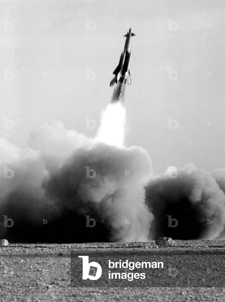 Launching of a missile PARCA in Sahara c. 1954