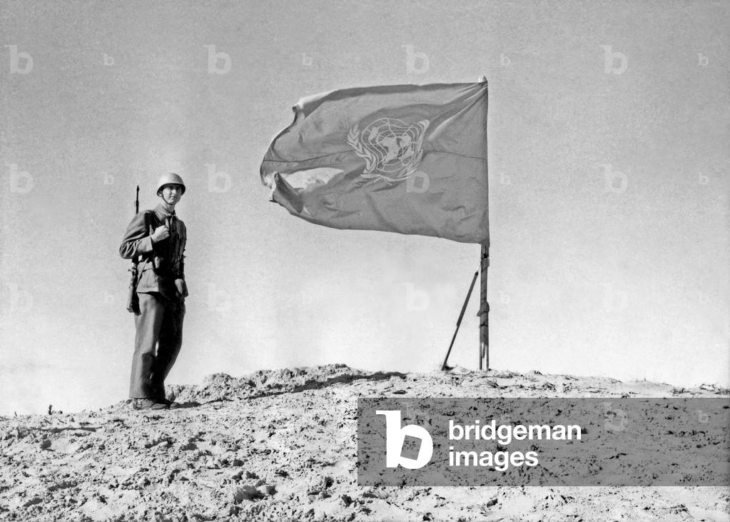 Suez crisis in 1957 : UNO flag